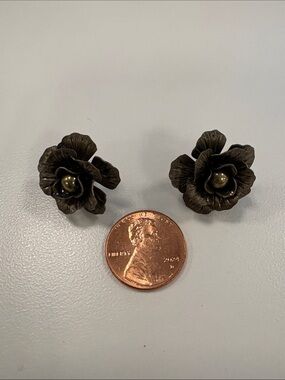Bronze Floral Stud Earrings - Dark Bronze Flower Design